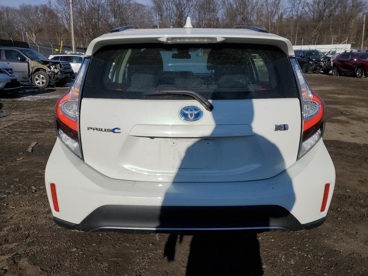 2018 TOYOTA PRIUS C - Image 6