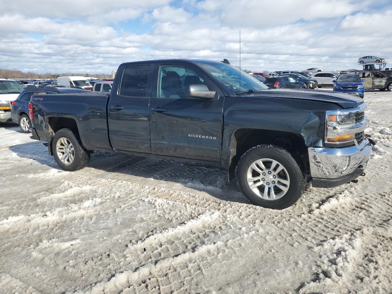 2017 CHEVROLET SILVERADO - Image 4