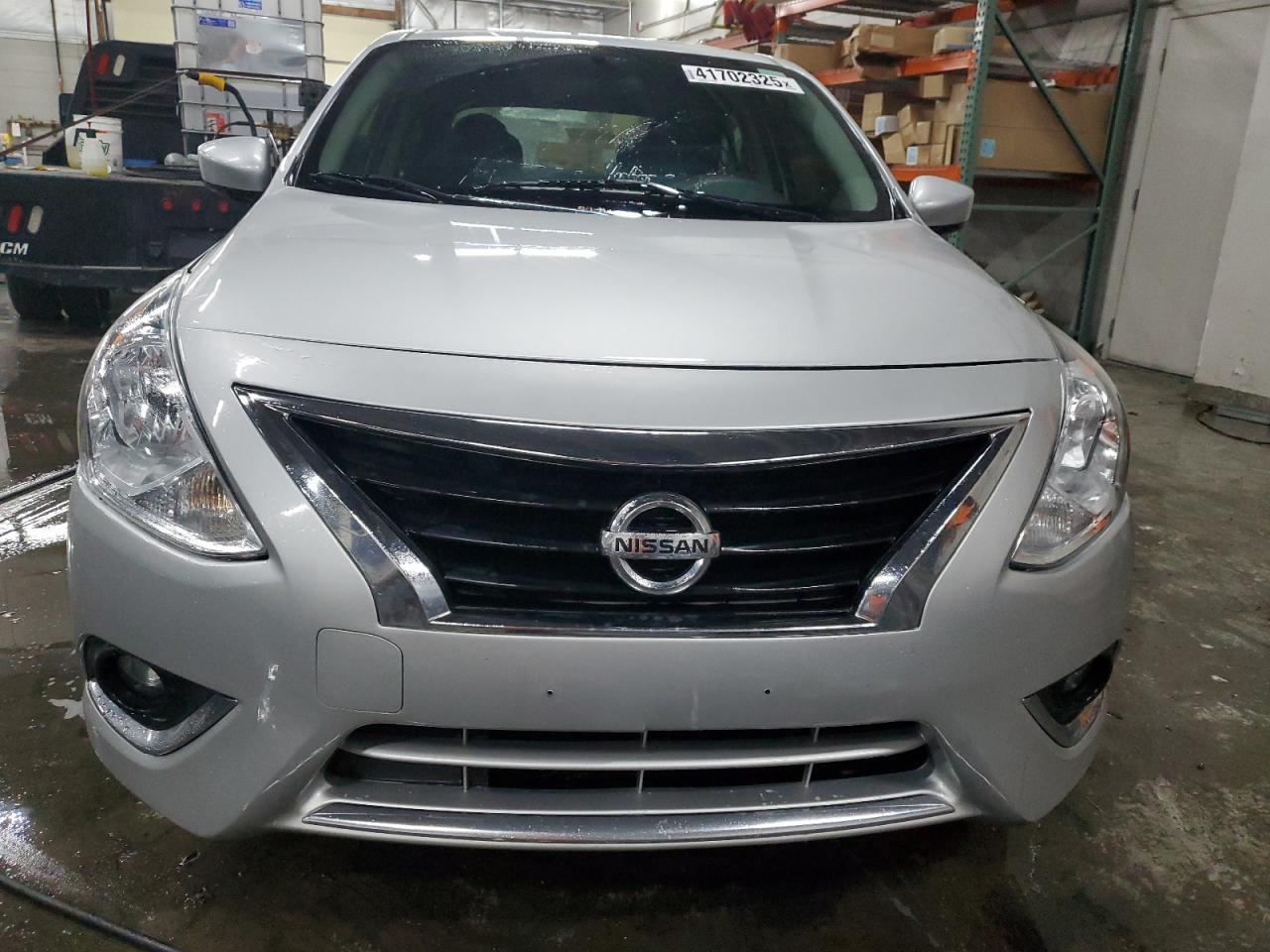 2016 NISSAN VERSA SV W - Image 5