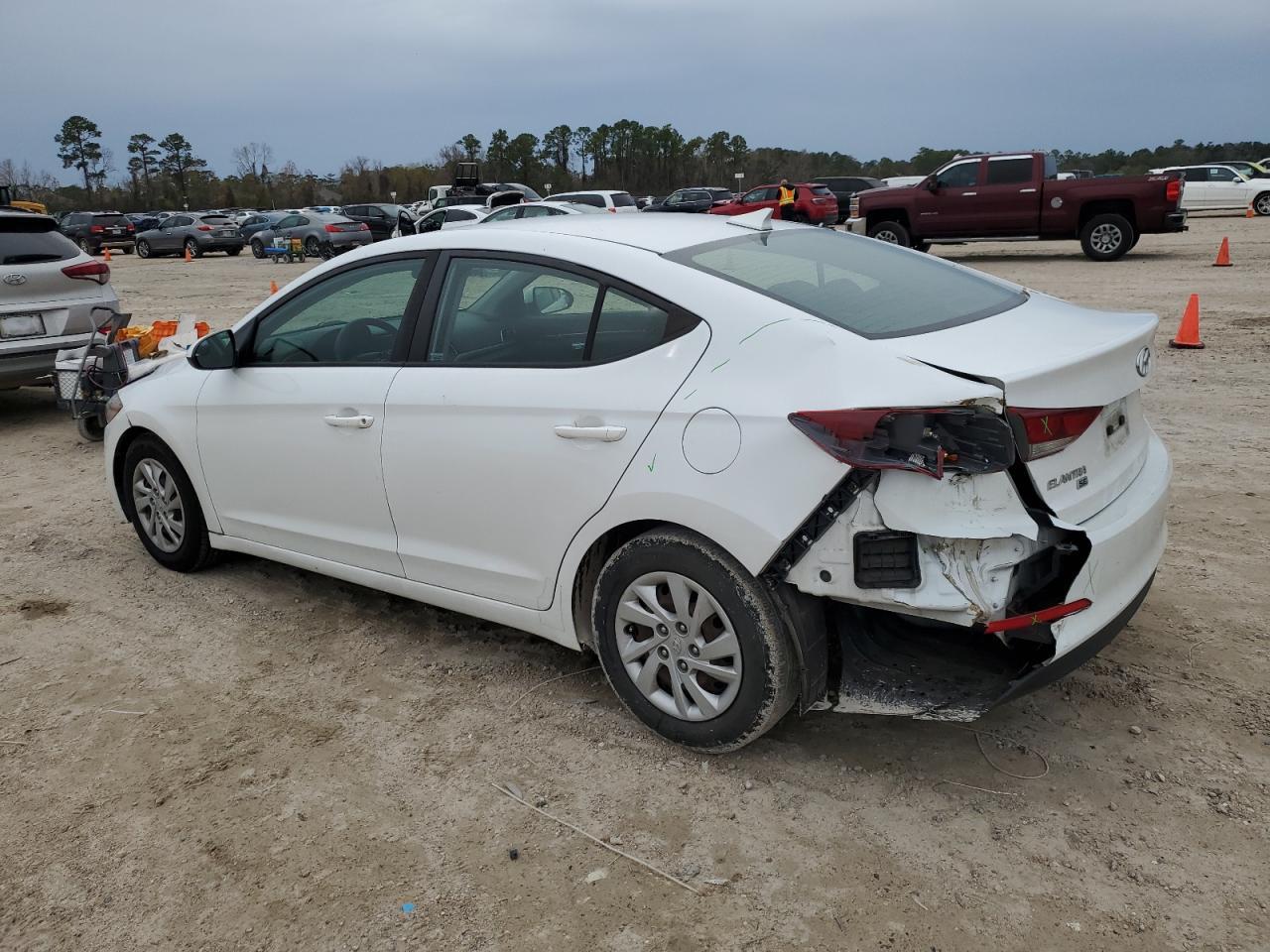 2018 HYUNDAI ELANTRA SE - Image 2