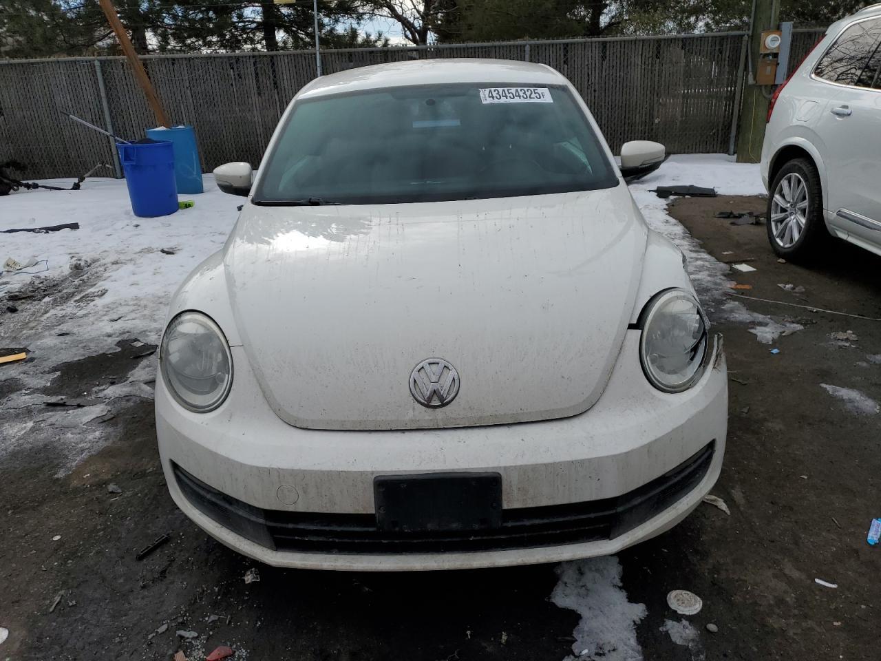 2012 VOLKSWAGEN BEETLE - Фото 5