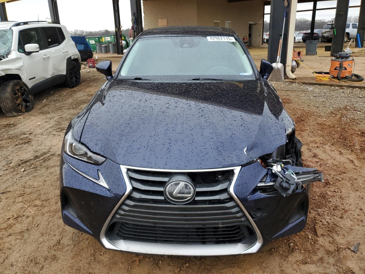 2019 LEXUS IS 300 - Фото 5