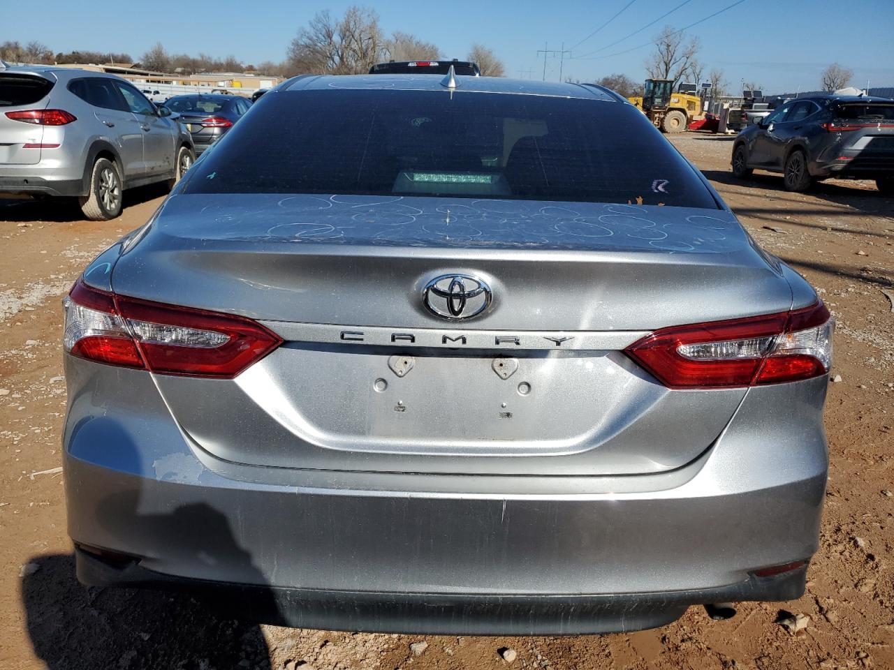 2020 TOYOTA CAMRY LE - Фото 6