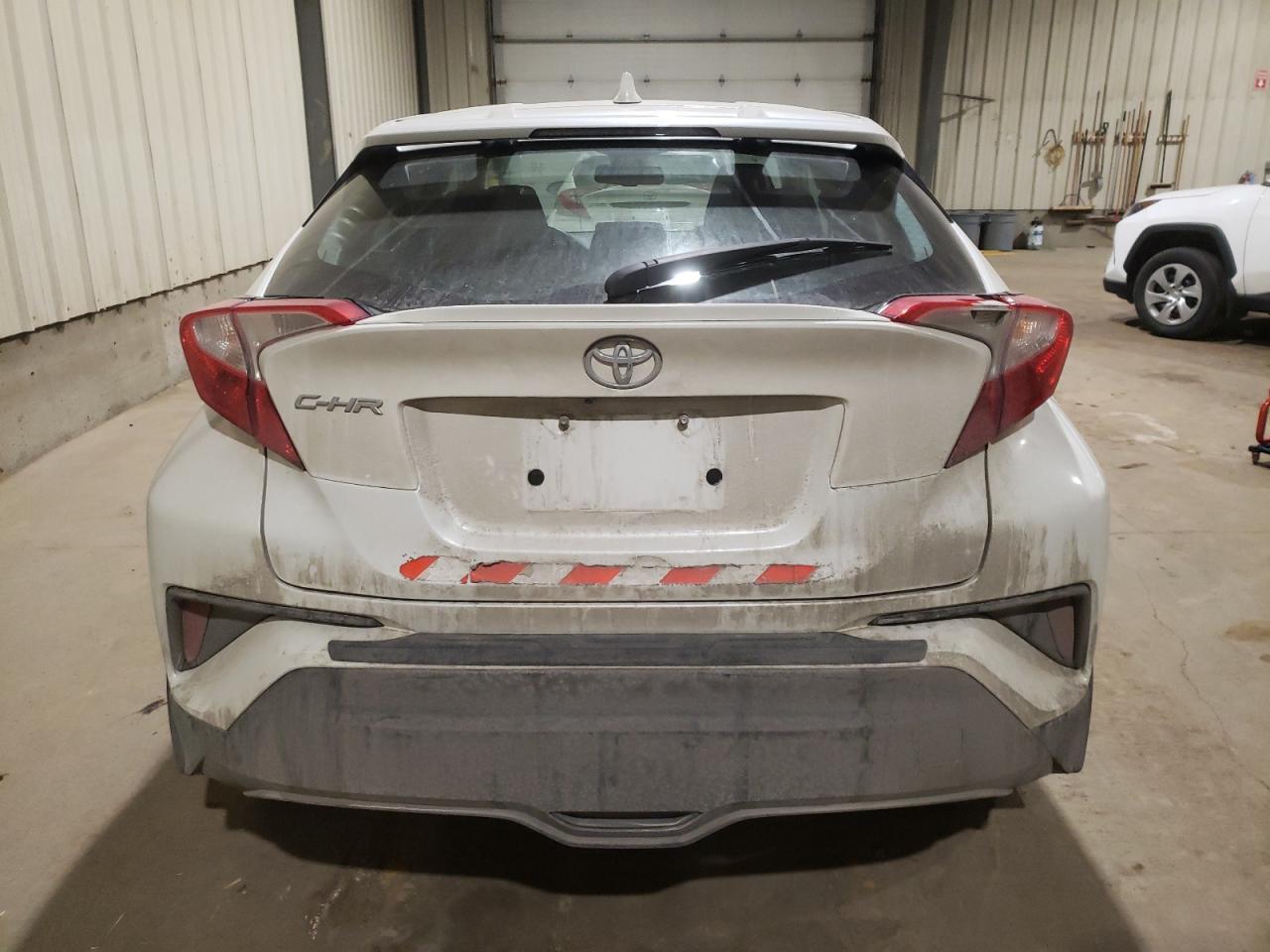 2019 TOYOTA C-HR XLE - Фото 6