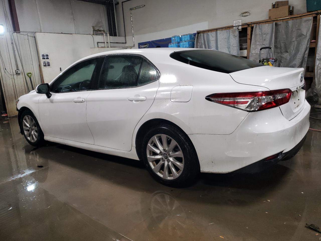 2018 TOYOTA CAMRY L - Фото 2