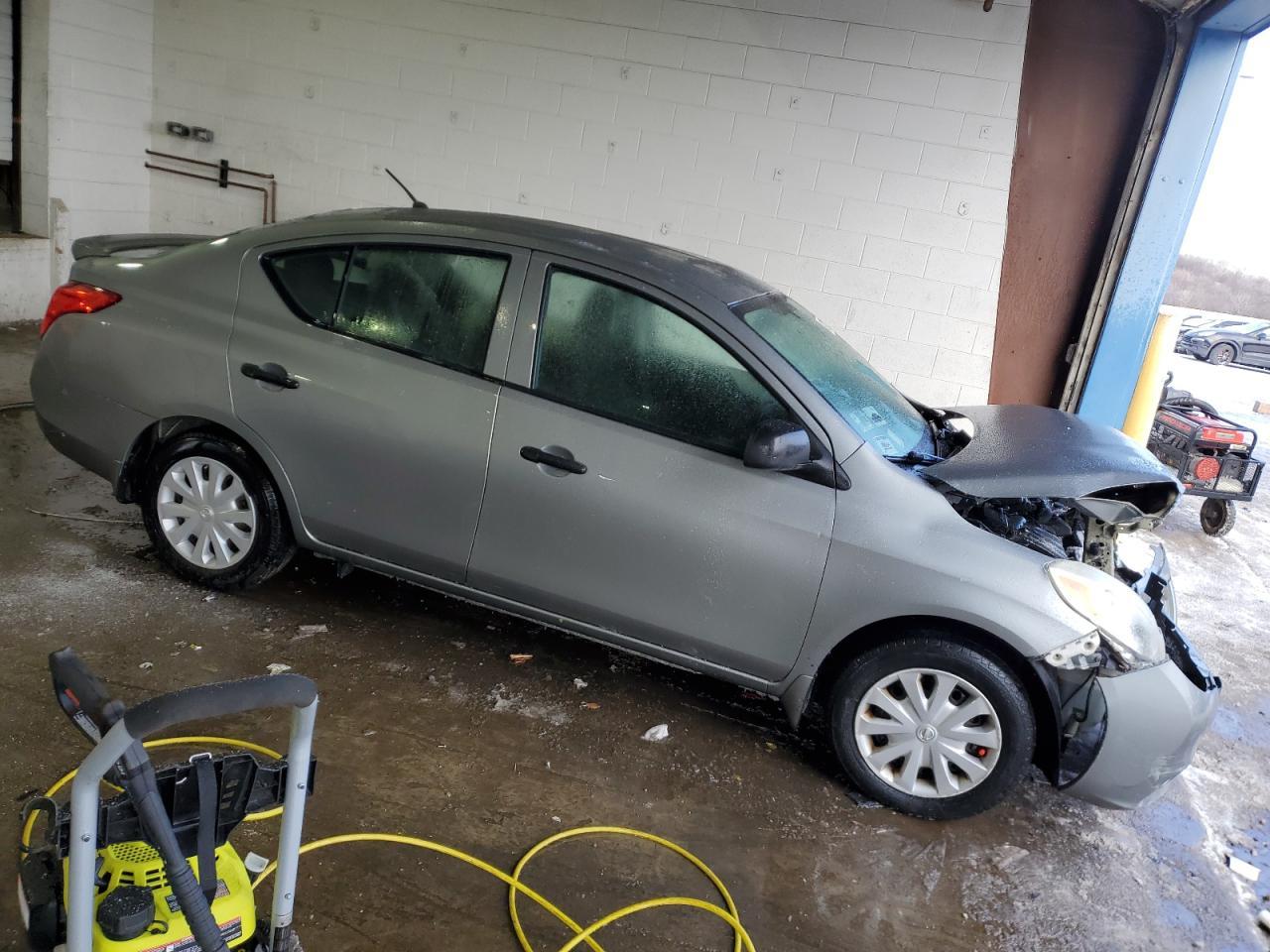 2014 NISSAN VERSA S - Фото 4