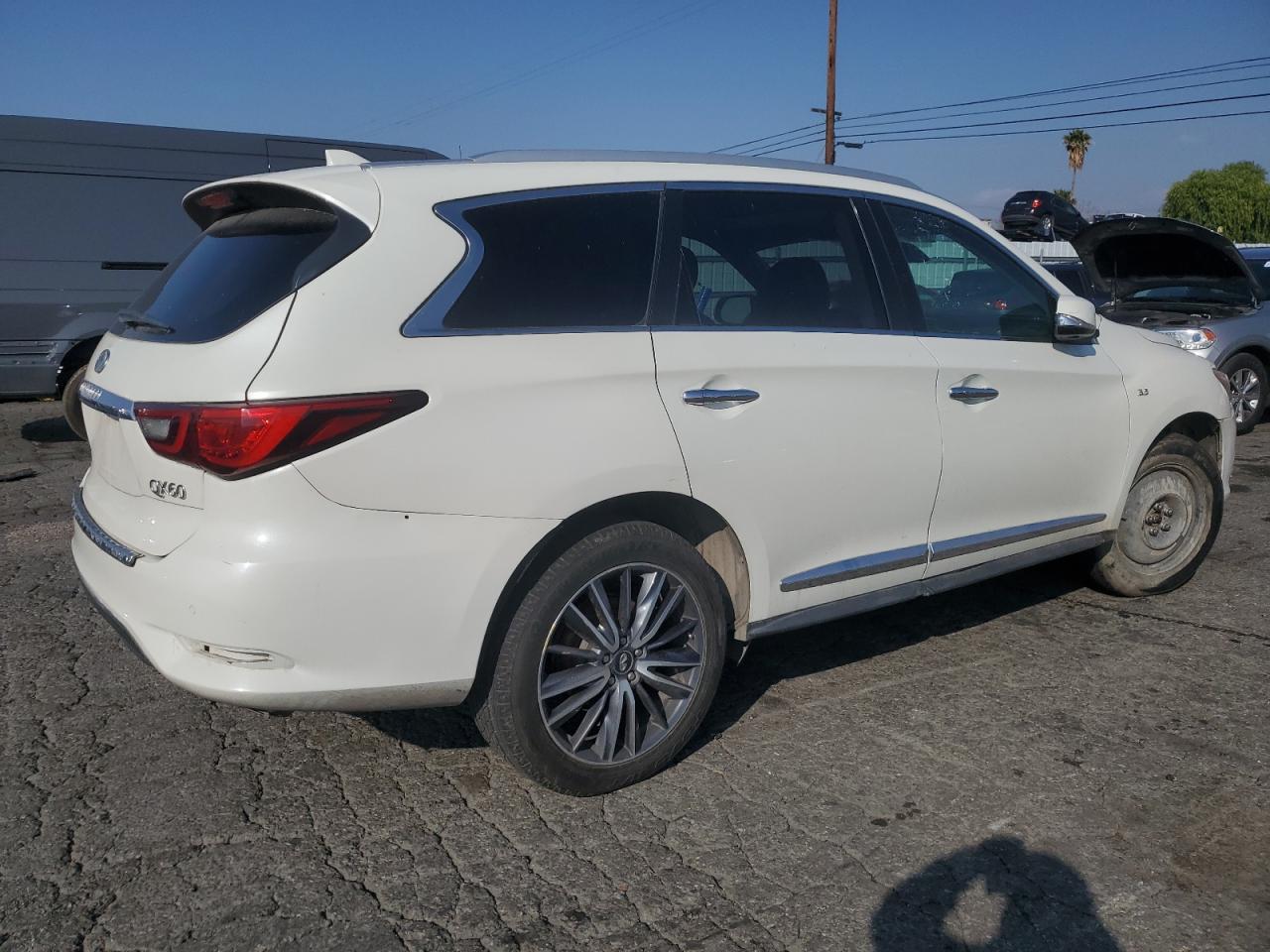 2019 INFINITI QX60 LUXE - Image 3