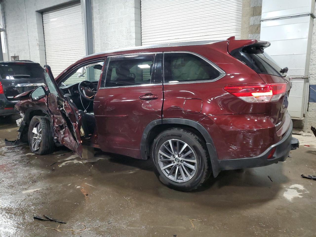 2018 TOYOTA HIGHLANDER - Фото 2