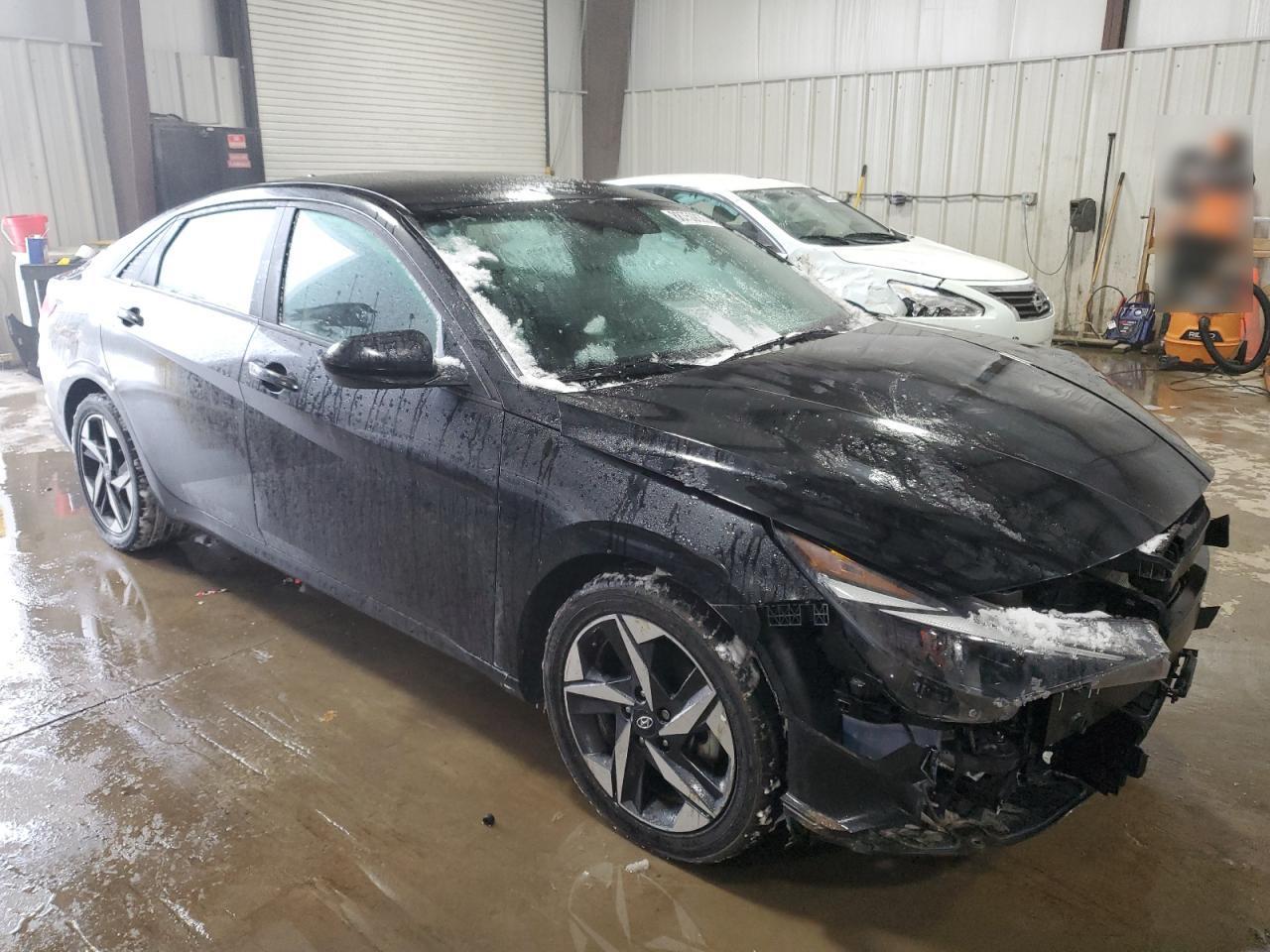 2023 HYUNDAI ELANTRA SE - Фото 4
