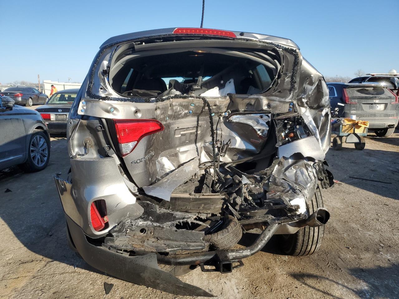 2015 KIA SORENTO LX - Image 6