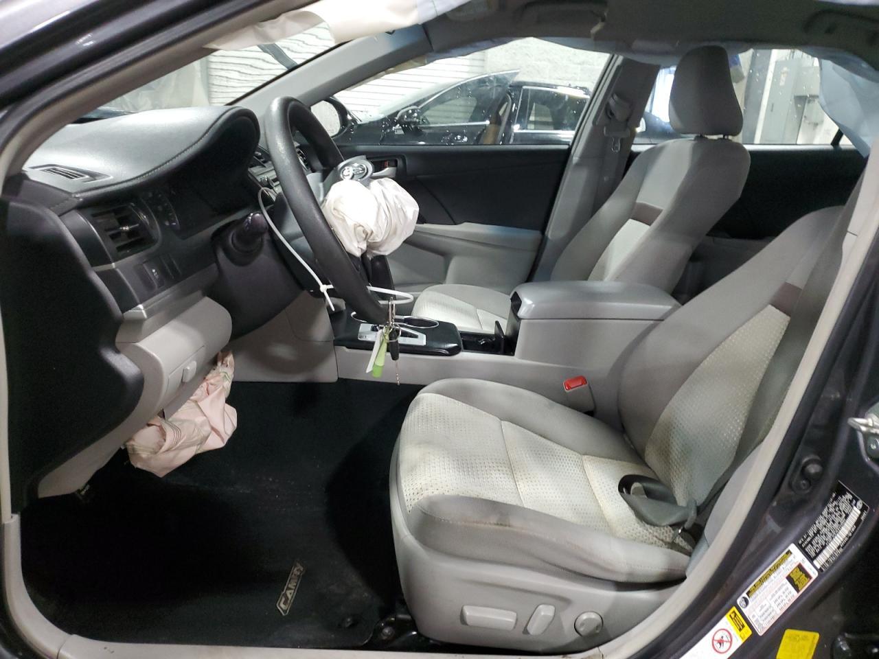 2014 TOYOTA CAMRY L - Фото 7