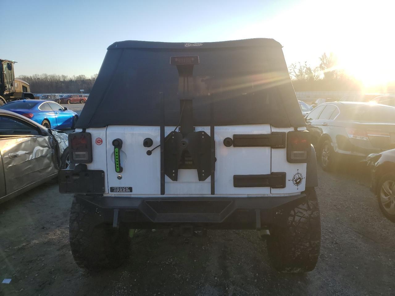 2015 JEEP WRANGLER U - Фото 6