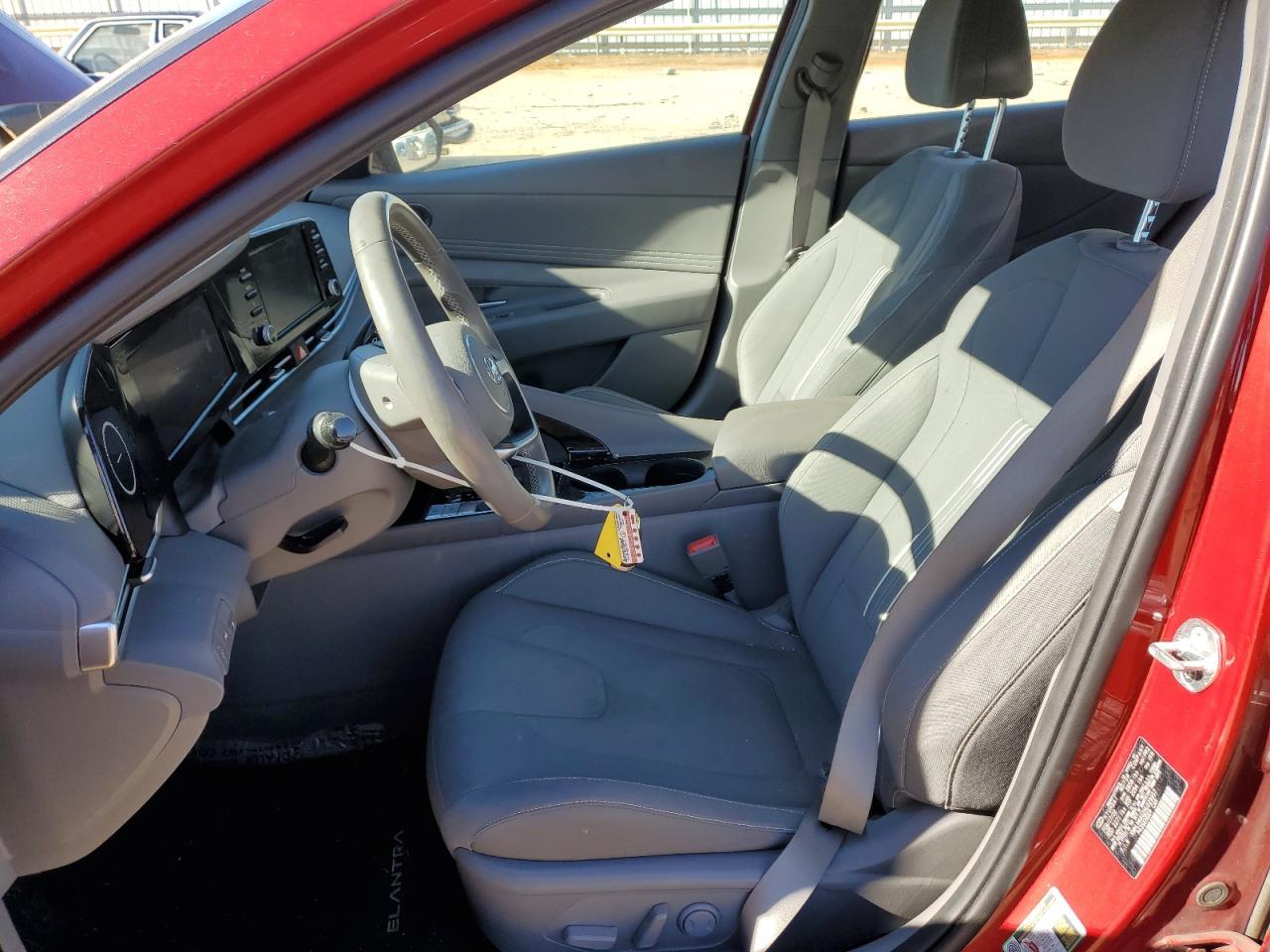 2022 HYUNDAI ELANTRA SE - Фото 7