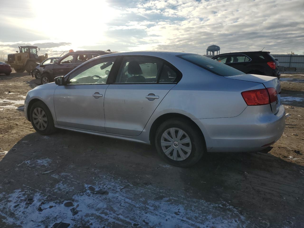 2013 VOLKSWAGEN JETTA BASE - Фото 2