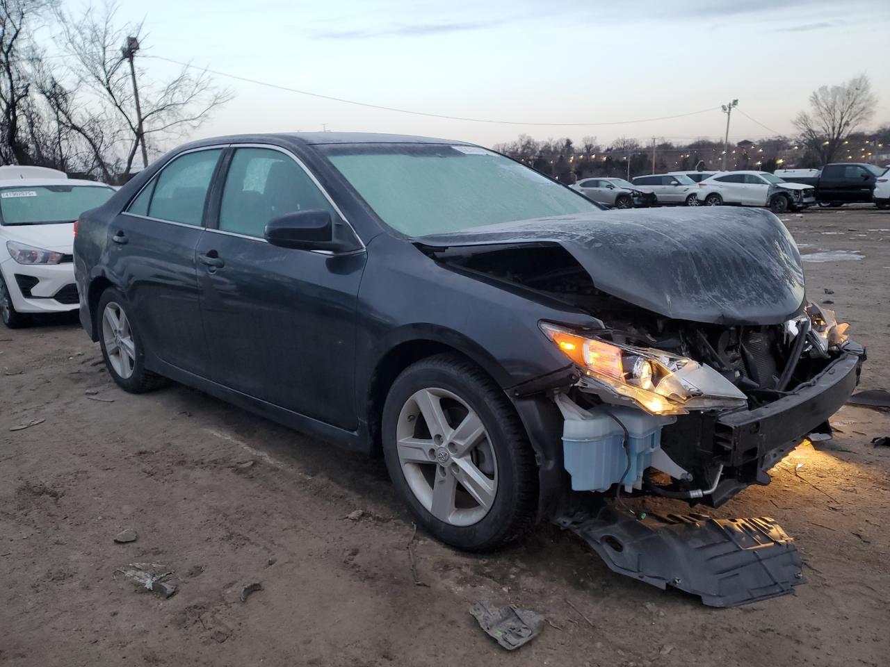 2014 TOYOTA CAMRY L - Image 4