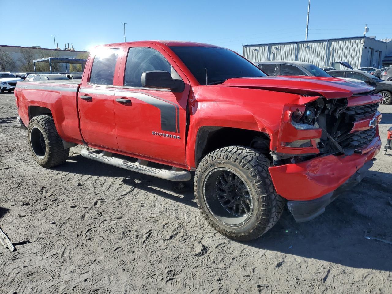 2017 CHEVROLET SILVERADO - Image 4