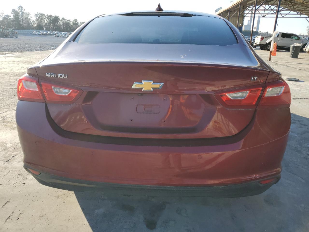 2017 CHEVROLET MALIBU LT - Image 6