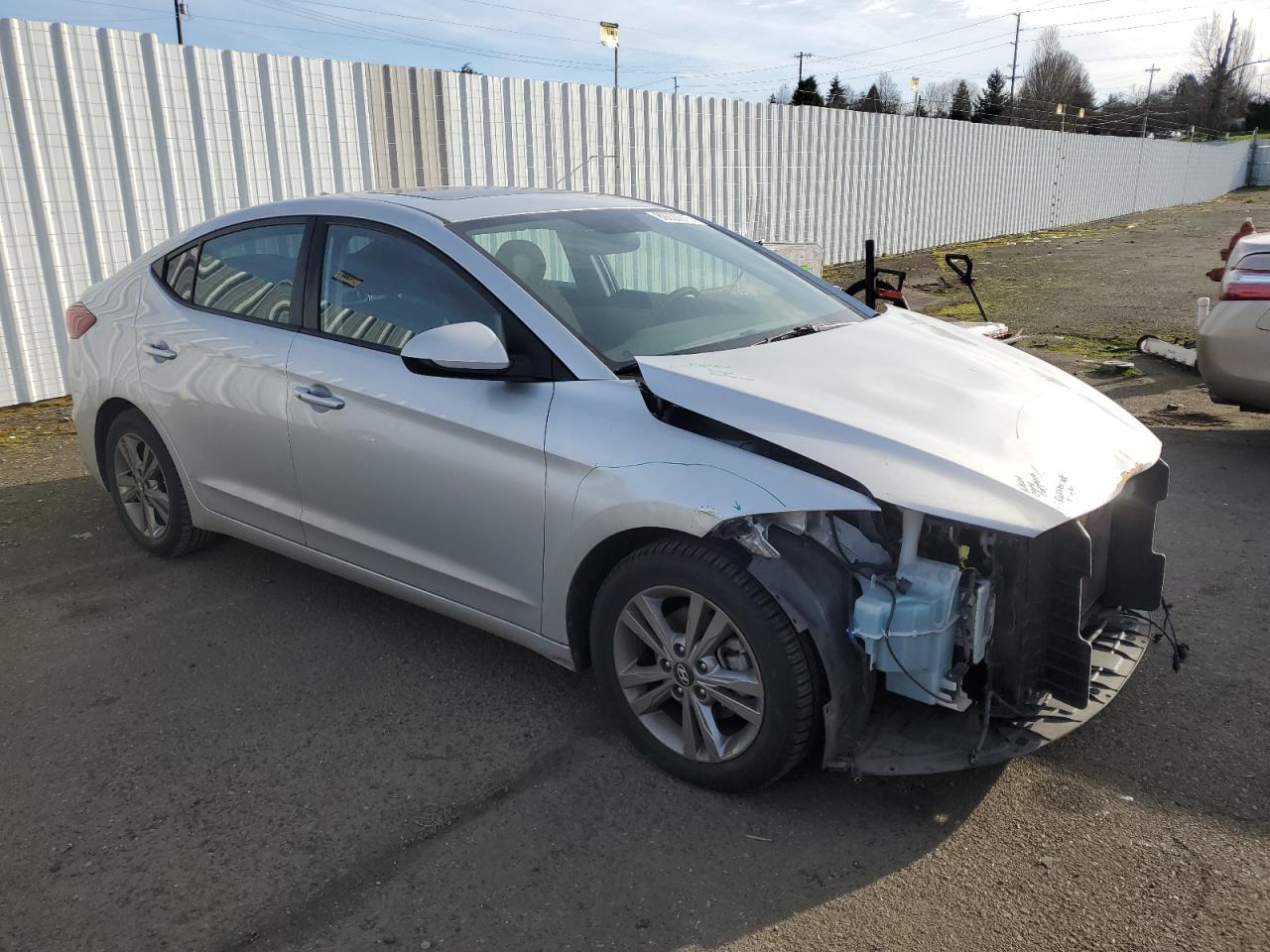 2018 HYUNDAI ELANTRA SE - Фото 4
