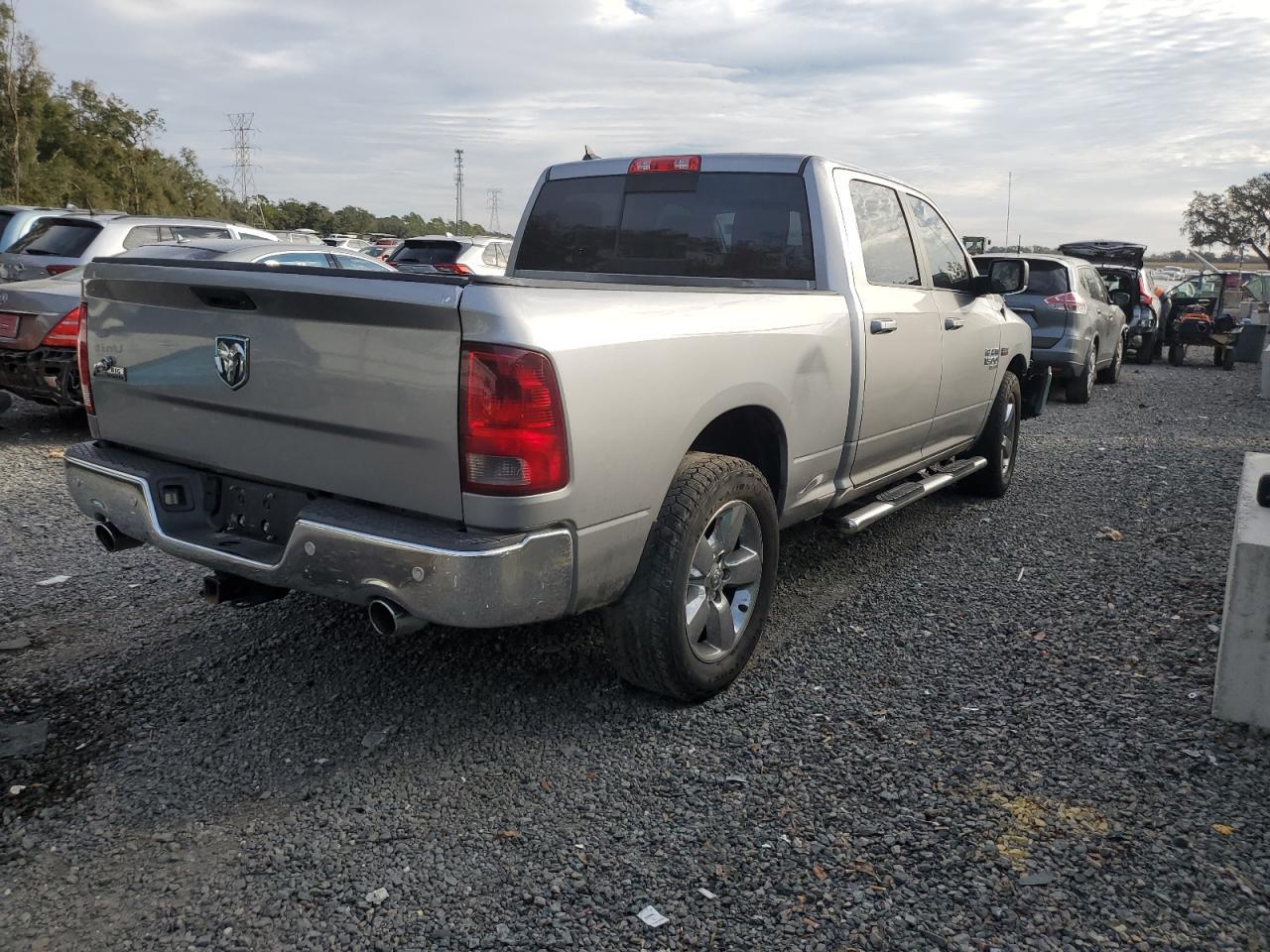 2019 RAM 1500 CLASS - Фото 3