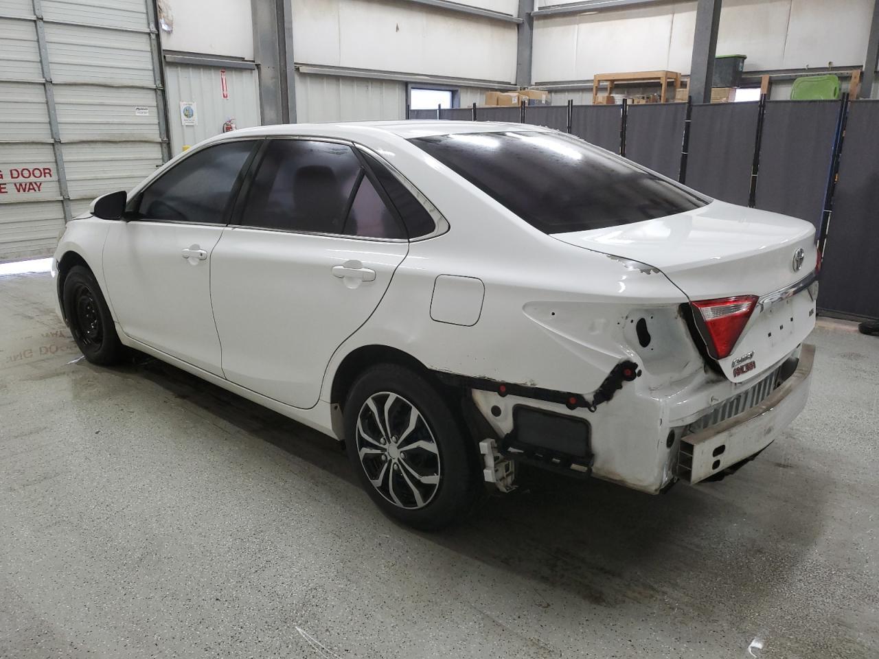 2016 TOYOTA CAMRY LE - Image 2