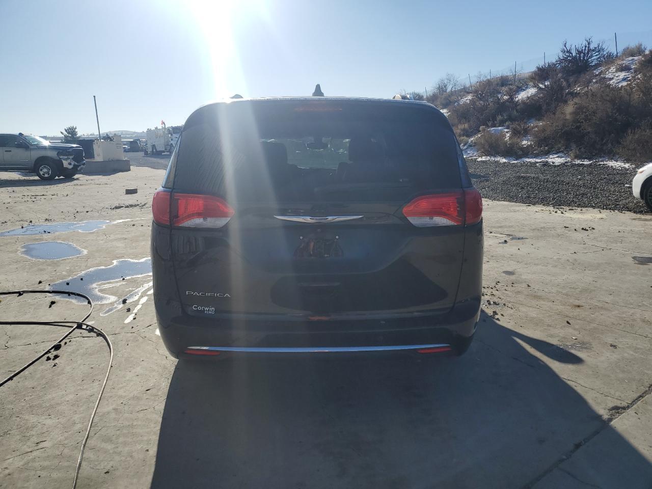2017 CHRYSLER PACIFICA T - Image 6