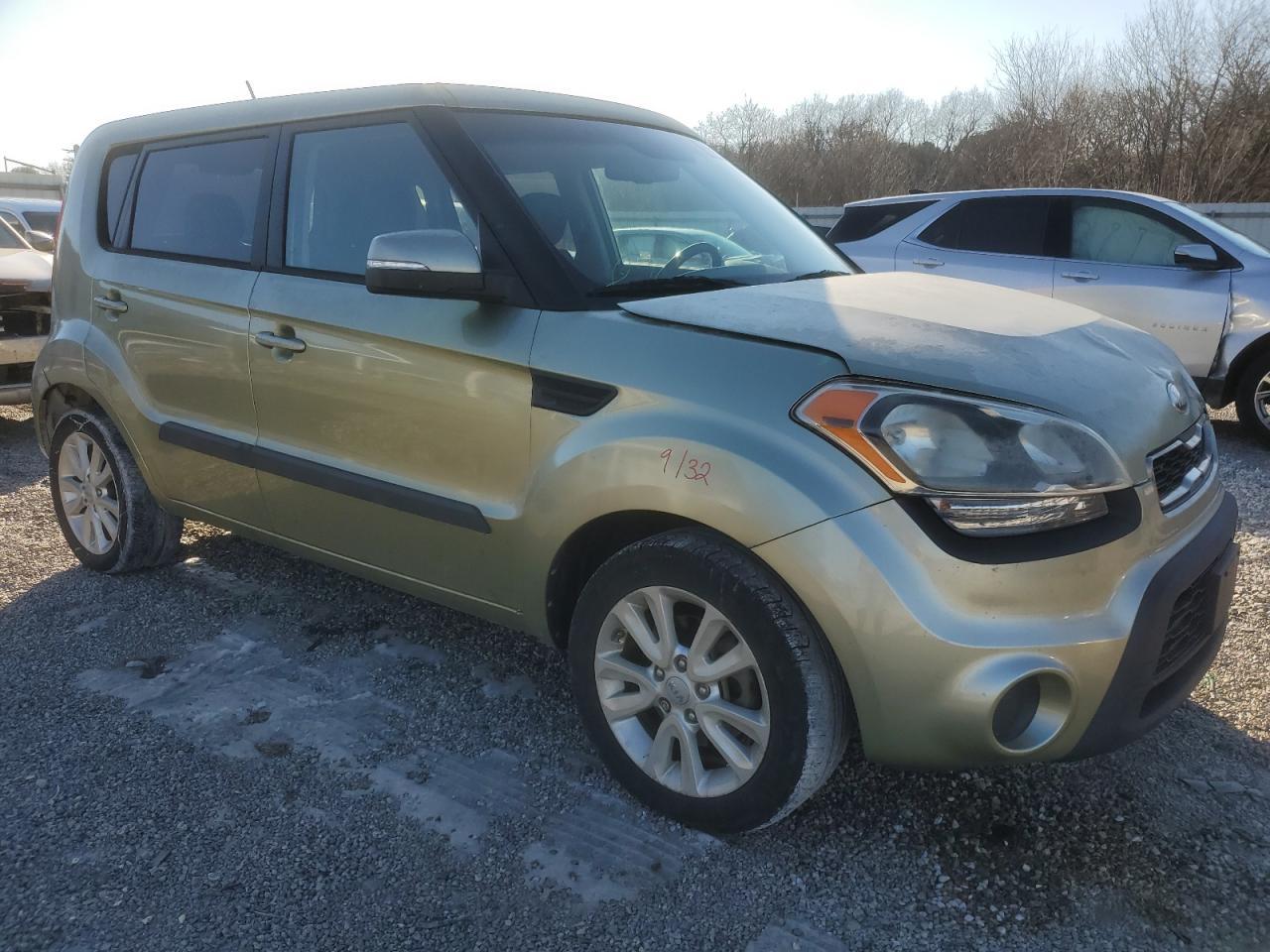 2013 KIA SOUL + - Image 4