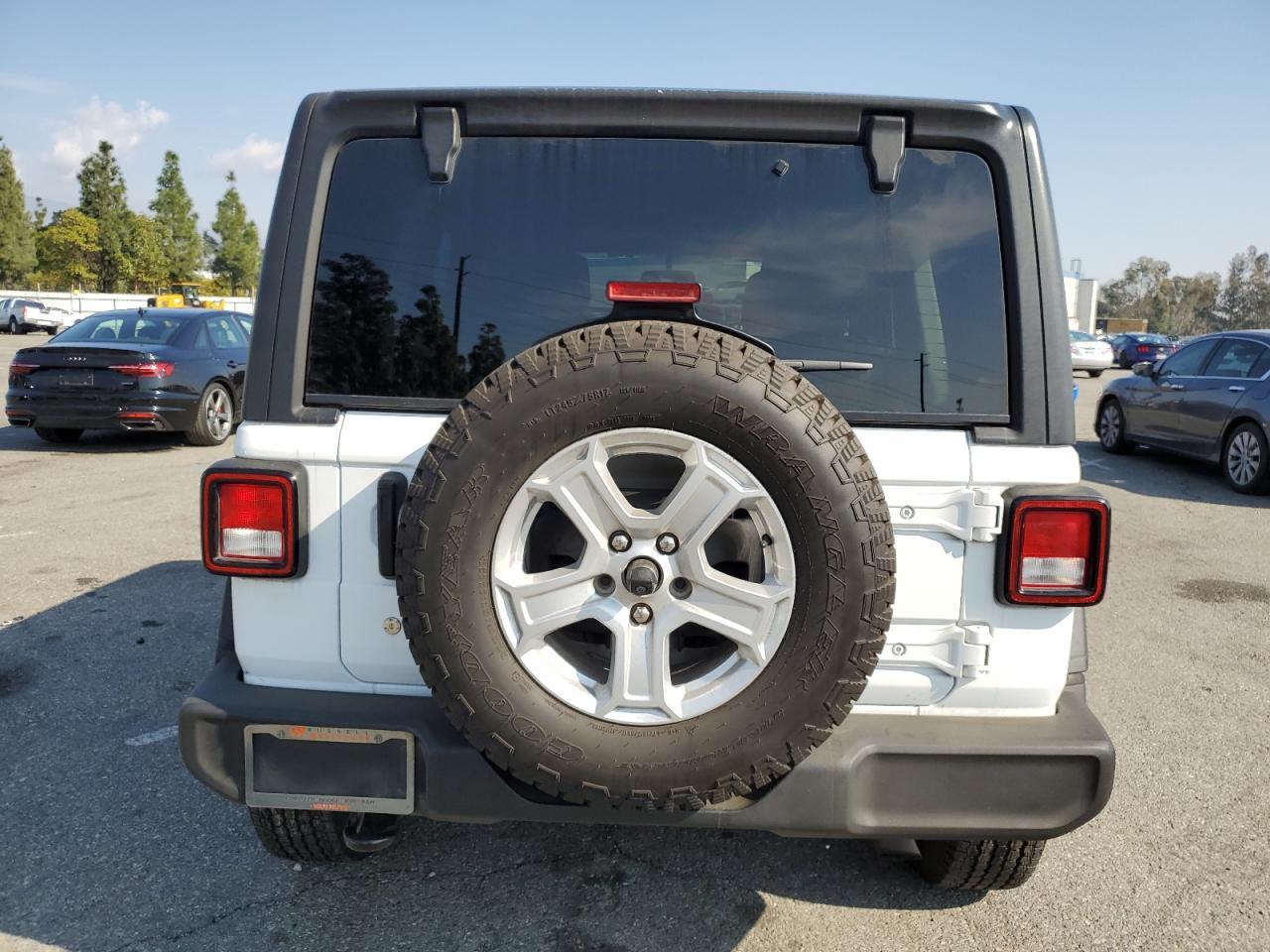 2019 JEEP WRANGLER U - Image 6
