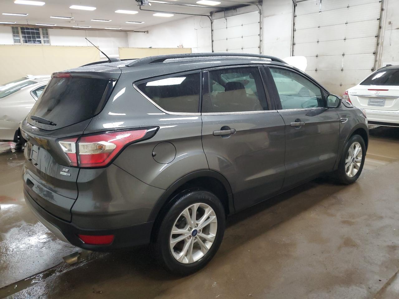 2017 FORD ESCAPE SE - Image 3