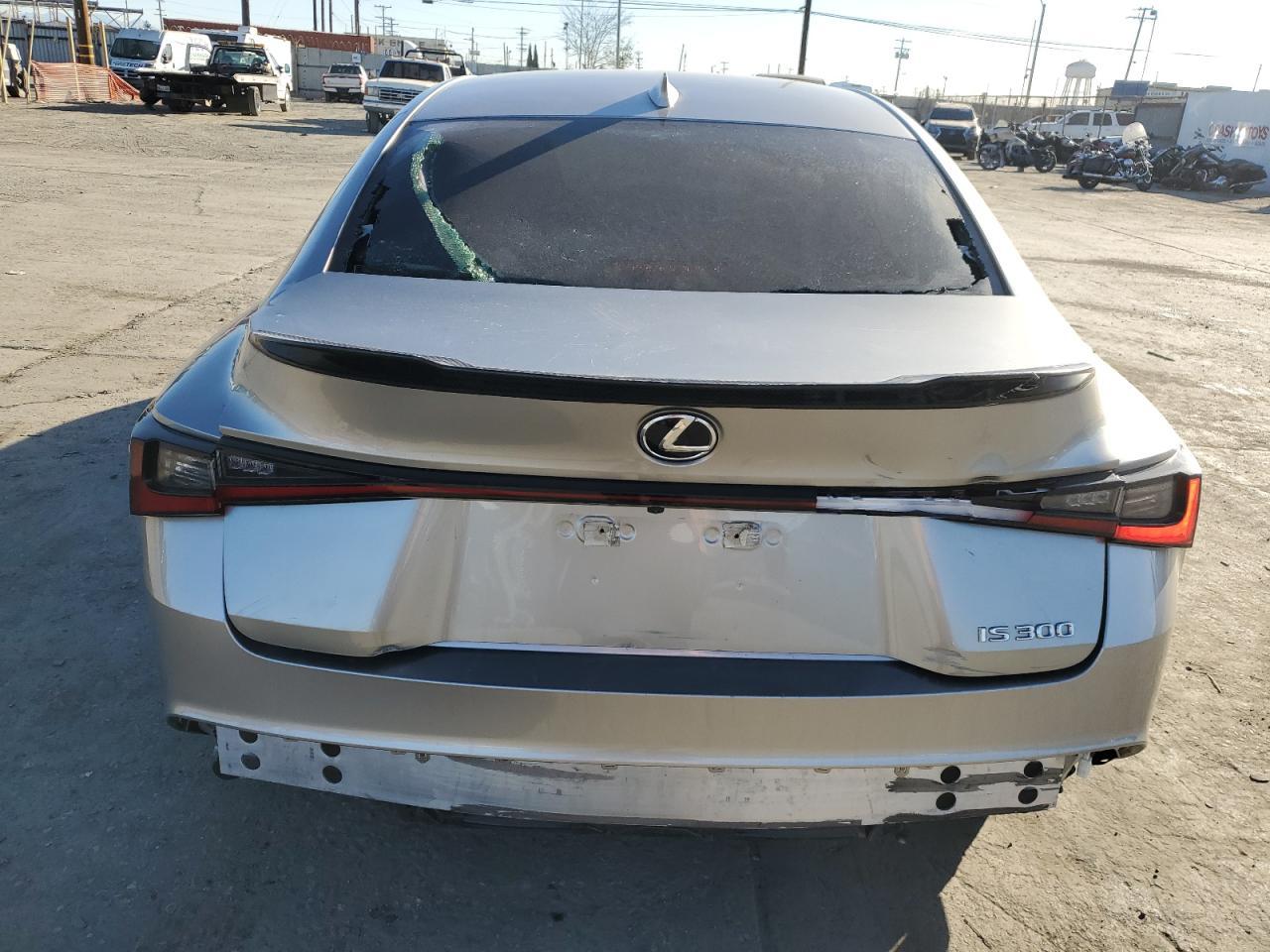 2021 LEXUS IS 300 - Image 6