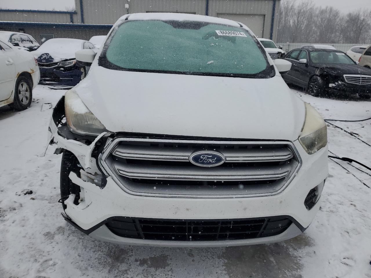 2017 FORD ESCAPE SE - Image 5