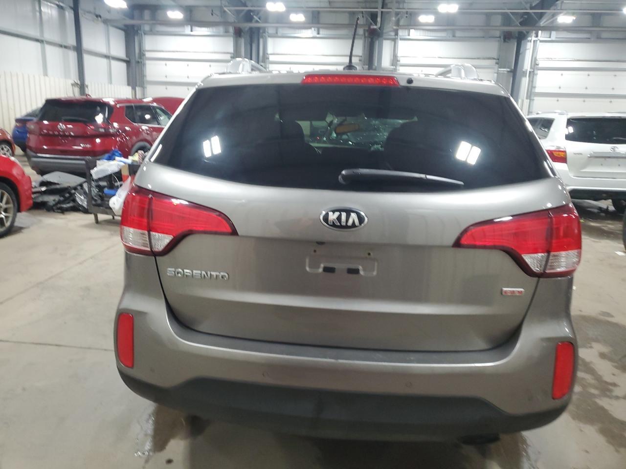 2015 KIA SORENTO LX - Image 6