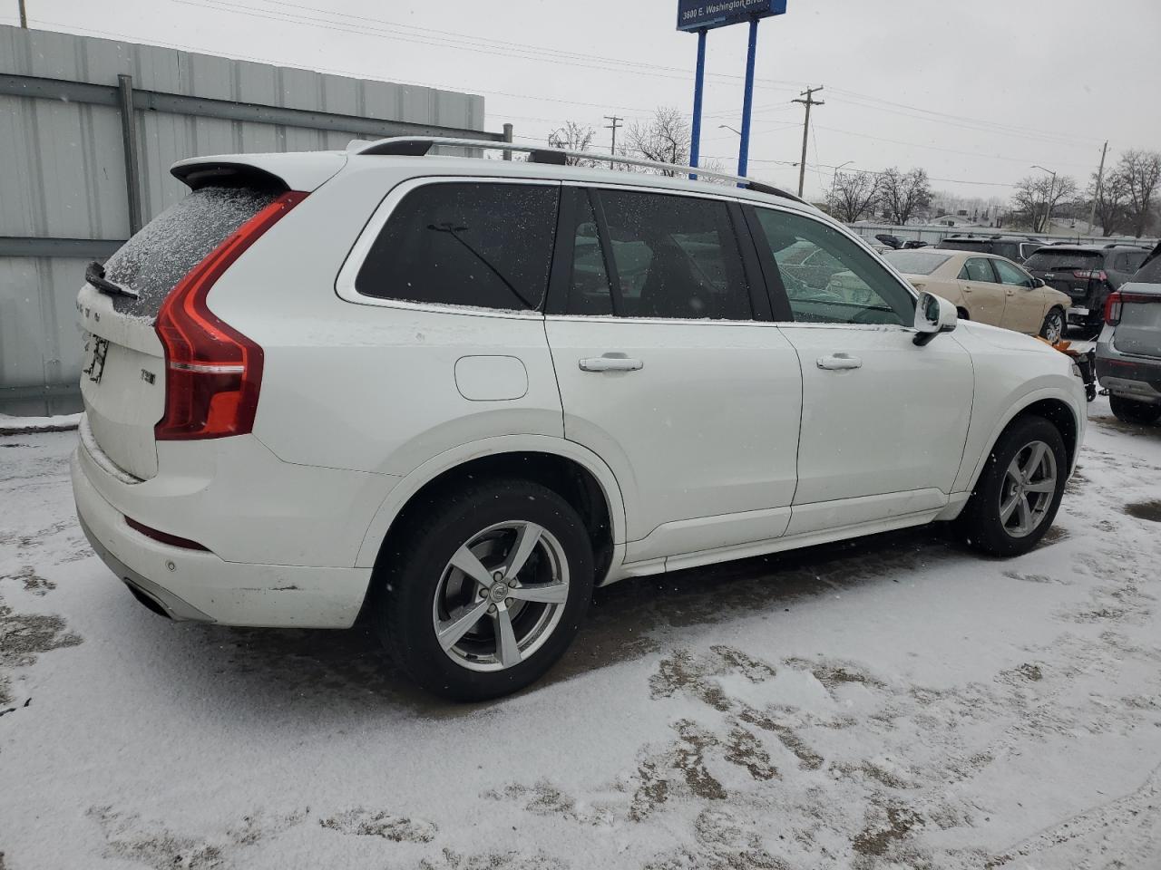 2016 VOLVO XC90 T5 - Фото 3