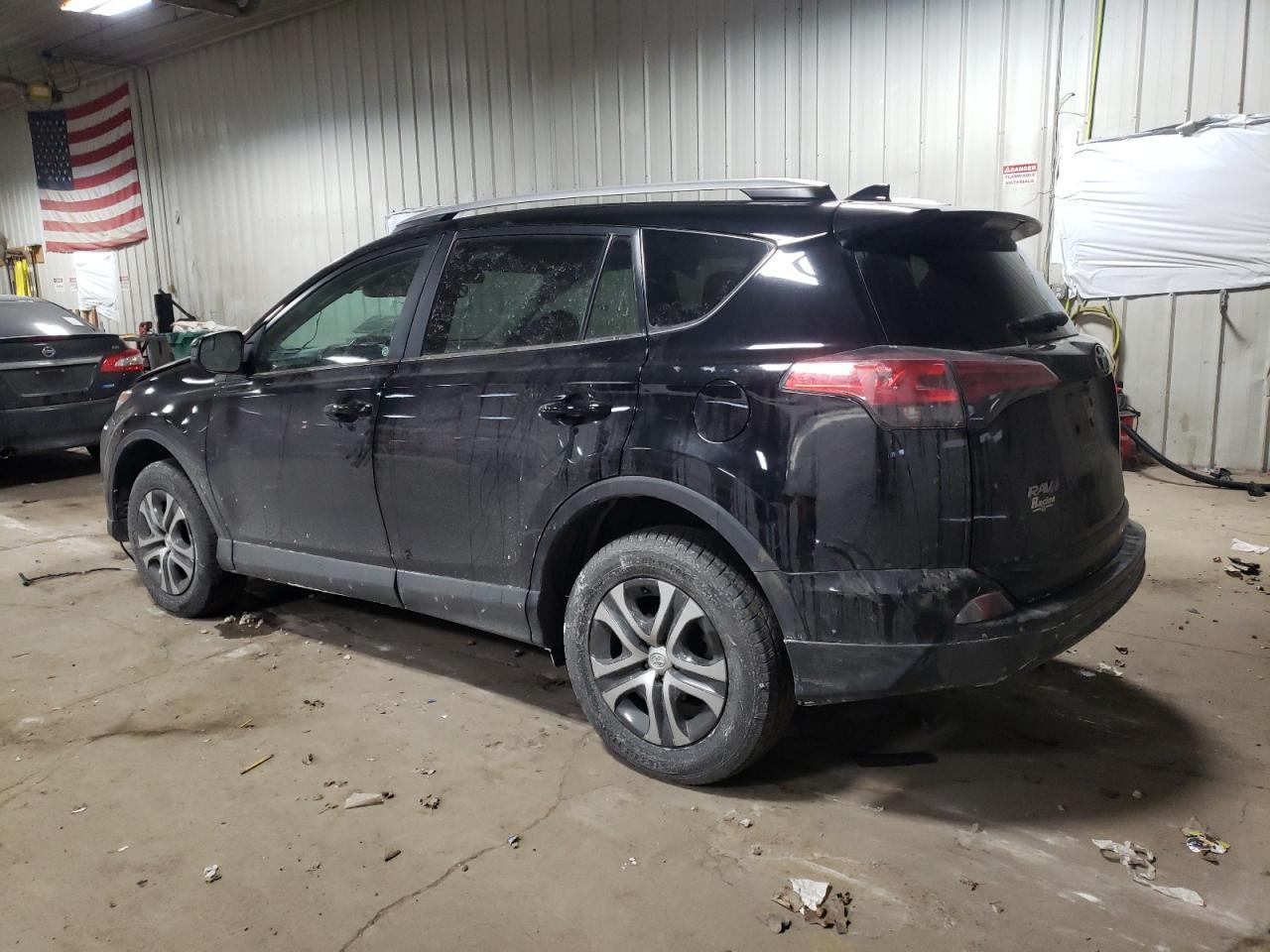 2018 TOYOTA RAV4 LE - Фото 2