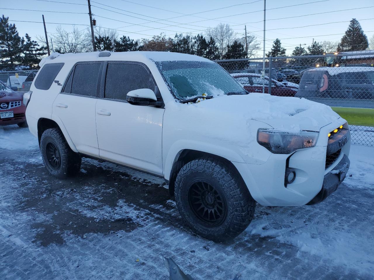 2017 TOYOTA 4RUNNER SR - Image 4