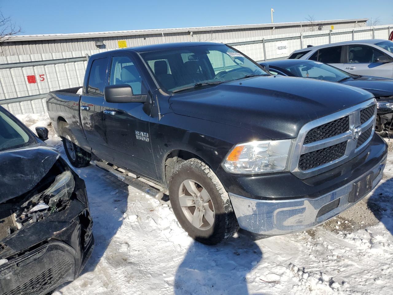 2017 RAM 1500 SLT - Фото 4