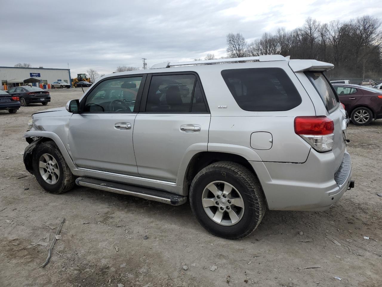2011 TOYOTA 4RUNNER SR - Image 2