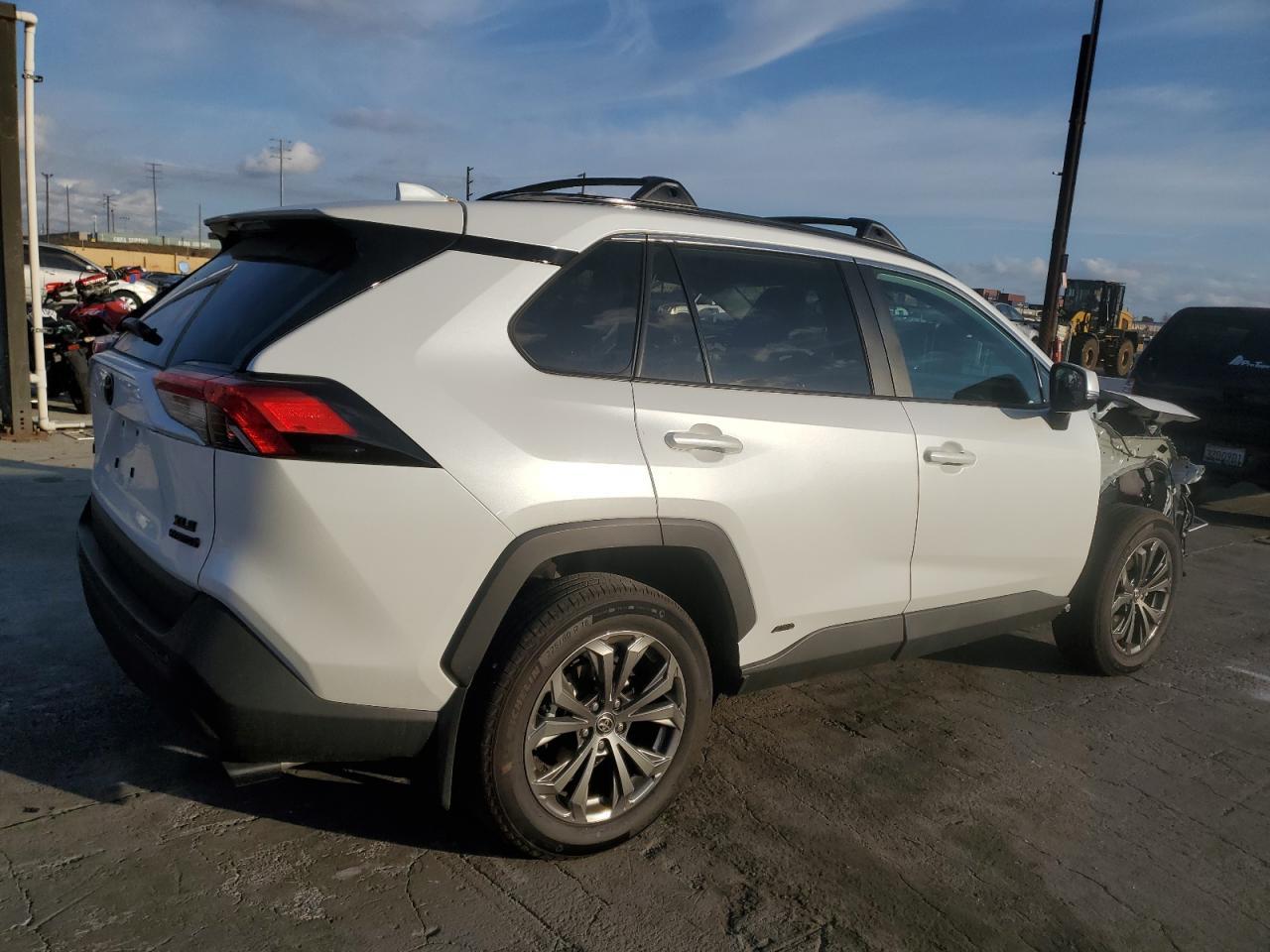 2024 TOYOTA RAV4 XLE P - Image 3