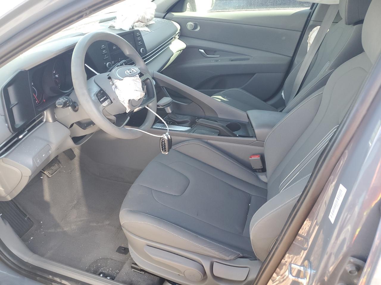 2023 HYUNDAI ELANTRA SE - Фото 7