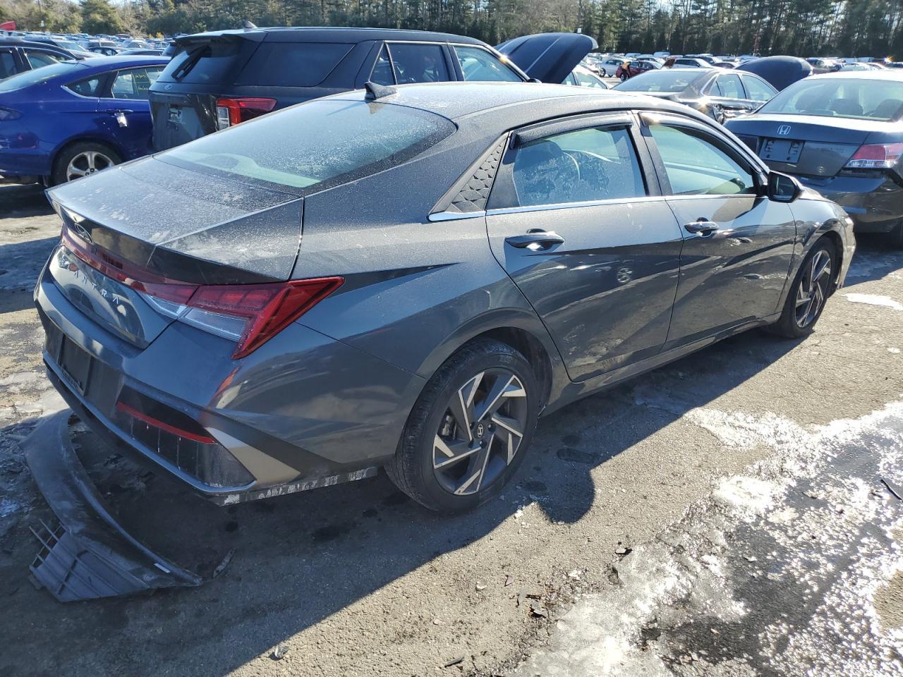 2024 HYUNDAI ELANTRA SE - Фото 3