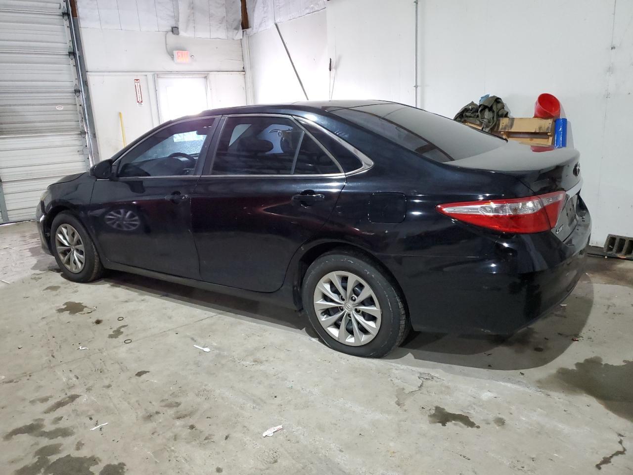 2015 TOYOTA CAMRY LE - Image 2