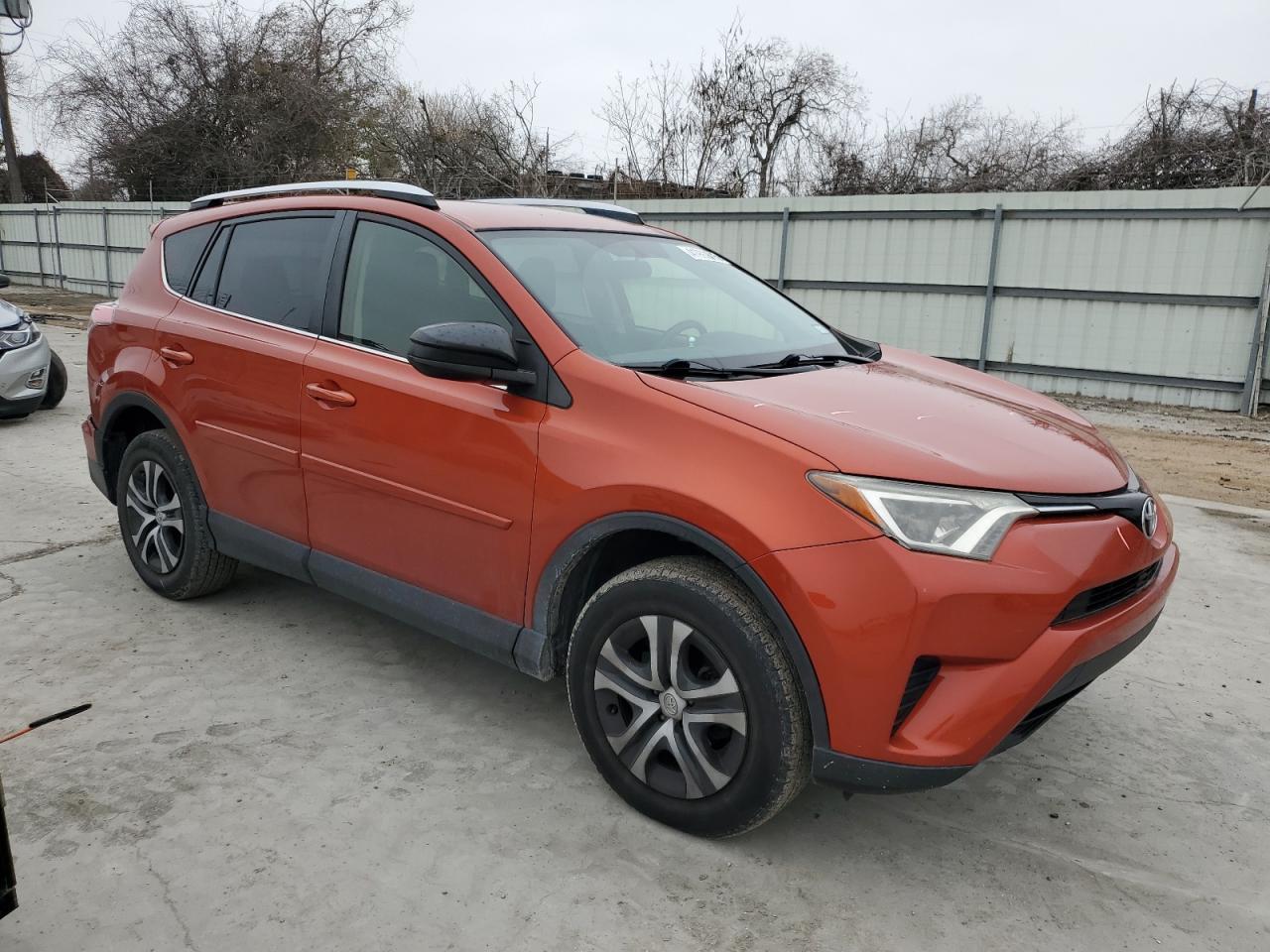 2016 TOYOTA RAV4 LE - Фото 4