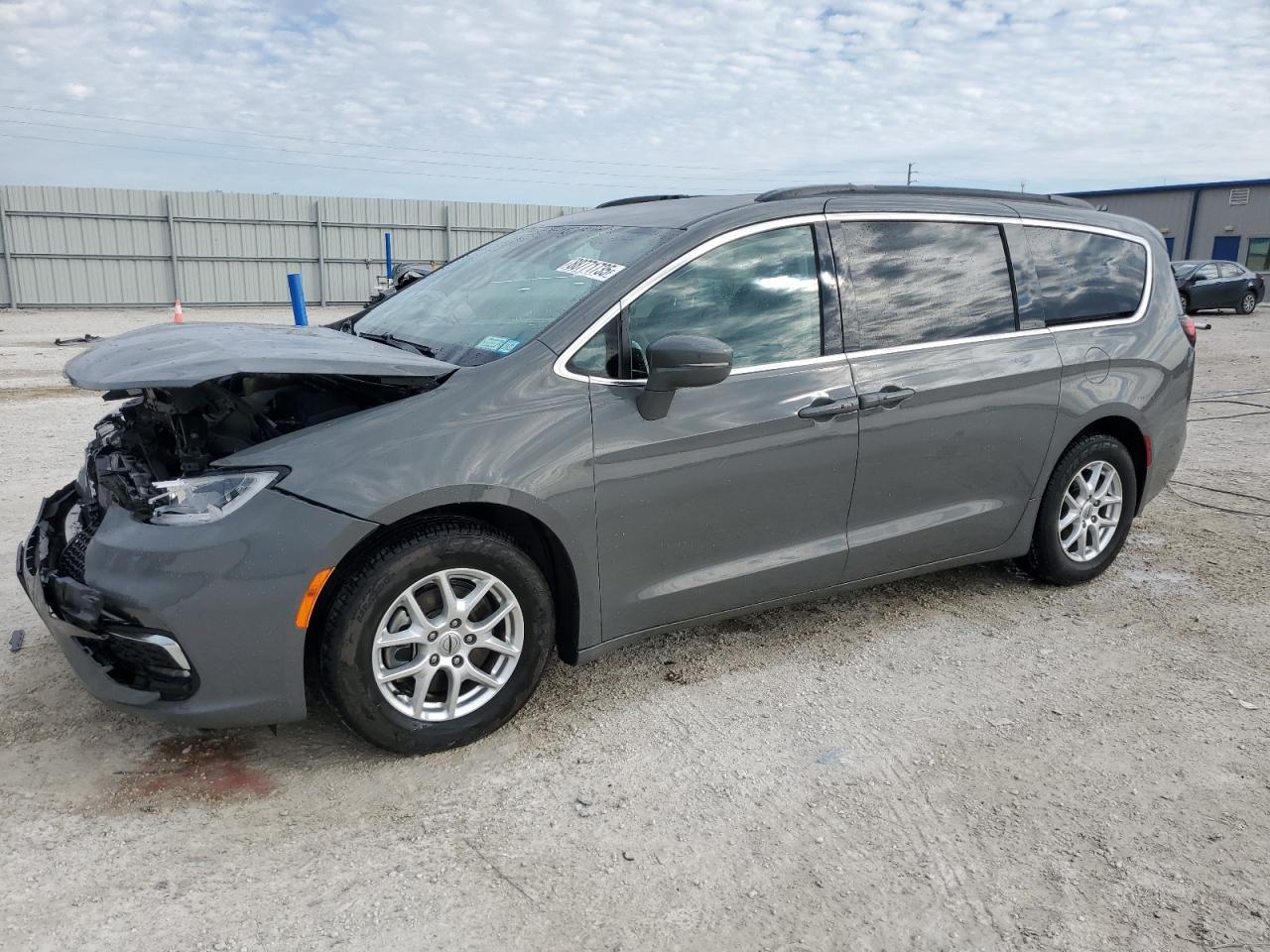2022 CHRYSLER PACIFICA T