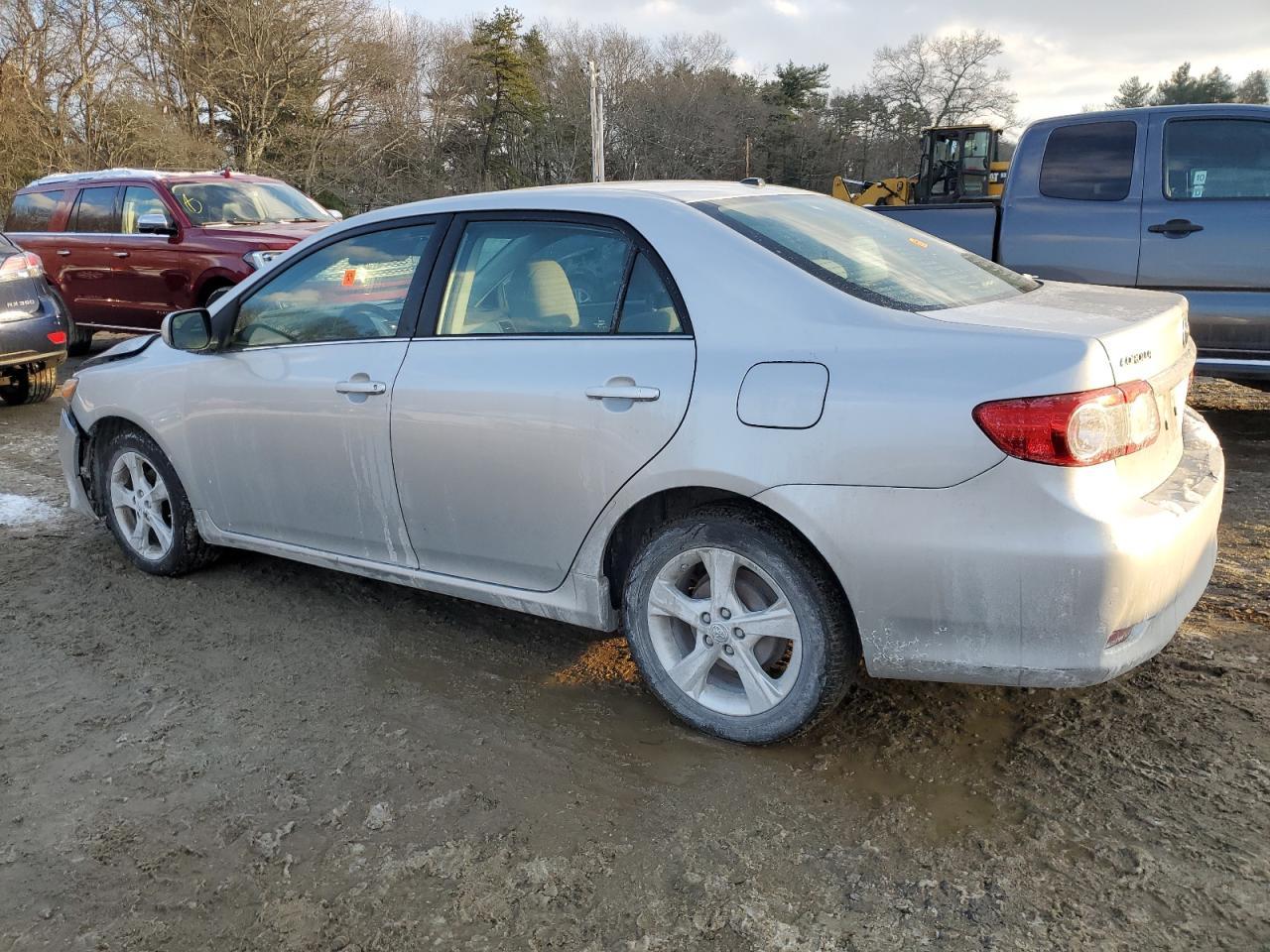 2013 TOYOTA COROLLA BA - Фото 2