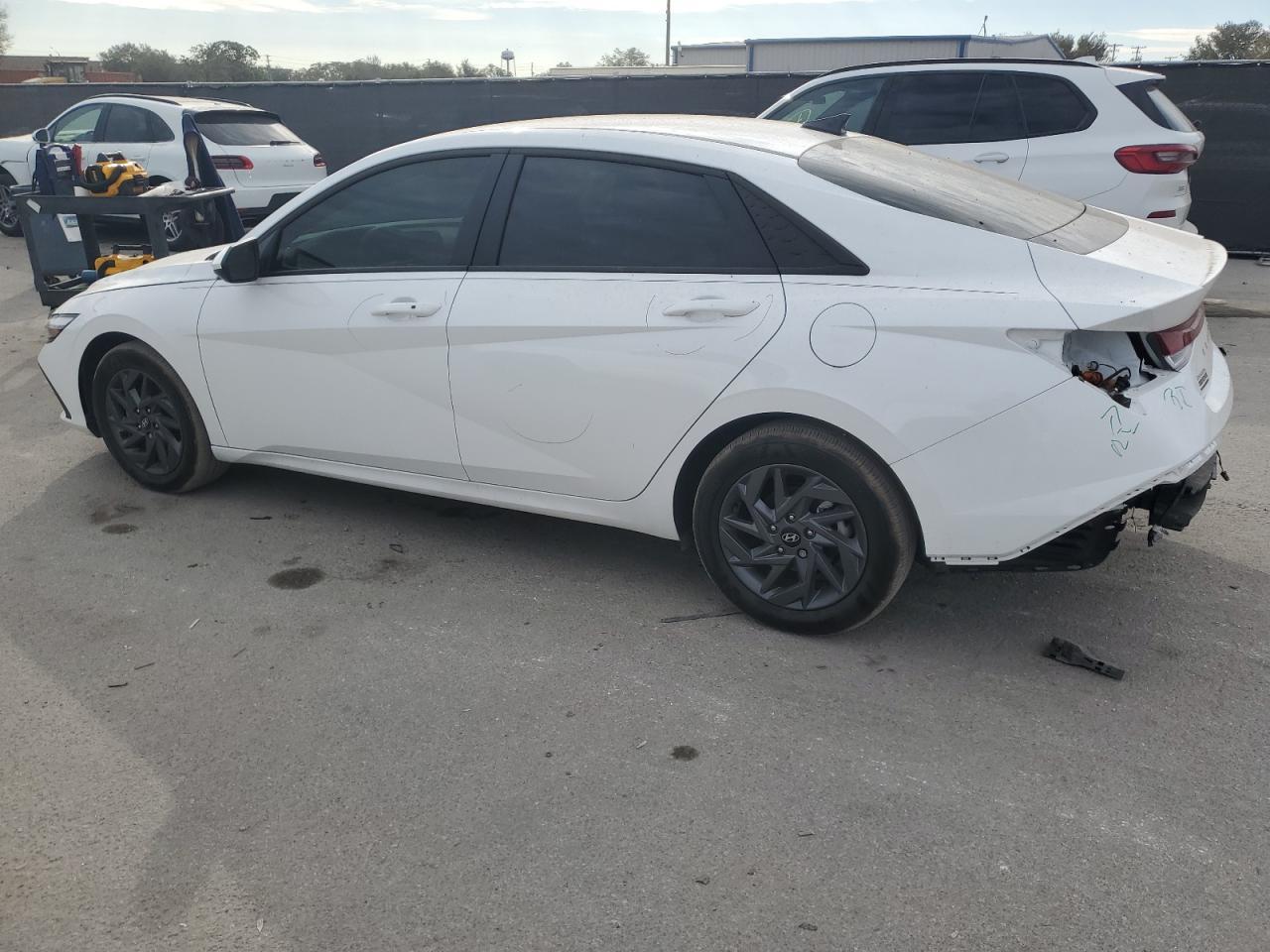 2024 HYUNDAI ELANTRA SE - Фото 2