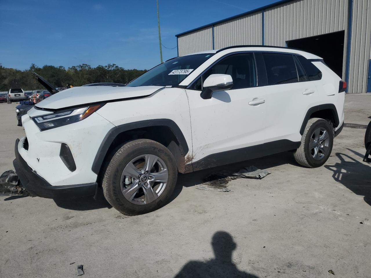 2022 TOYOTA RAV4 XLE