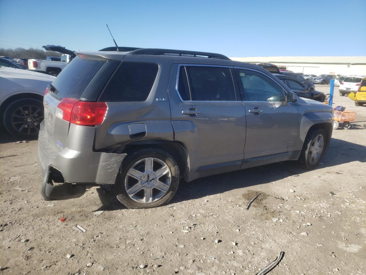 2012 GMC TERRAIN SL - Image 3