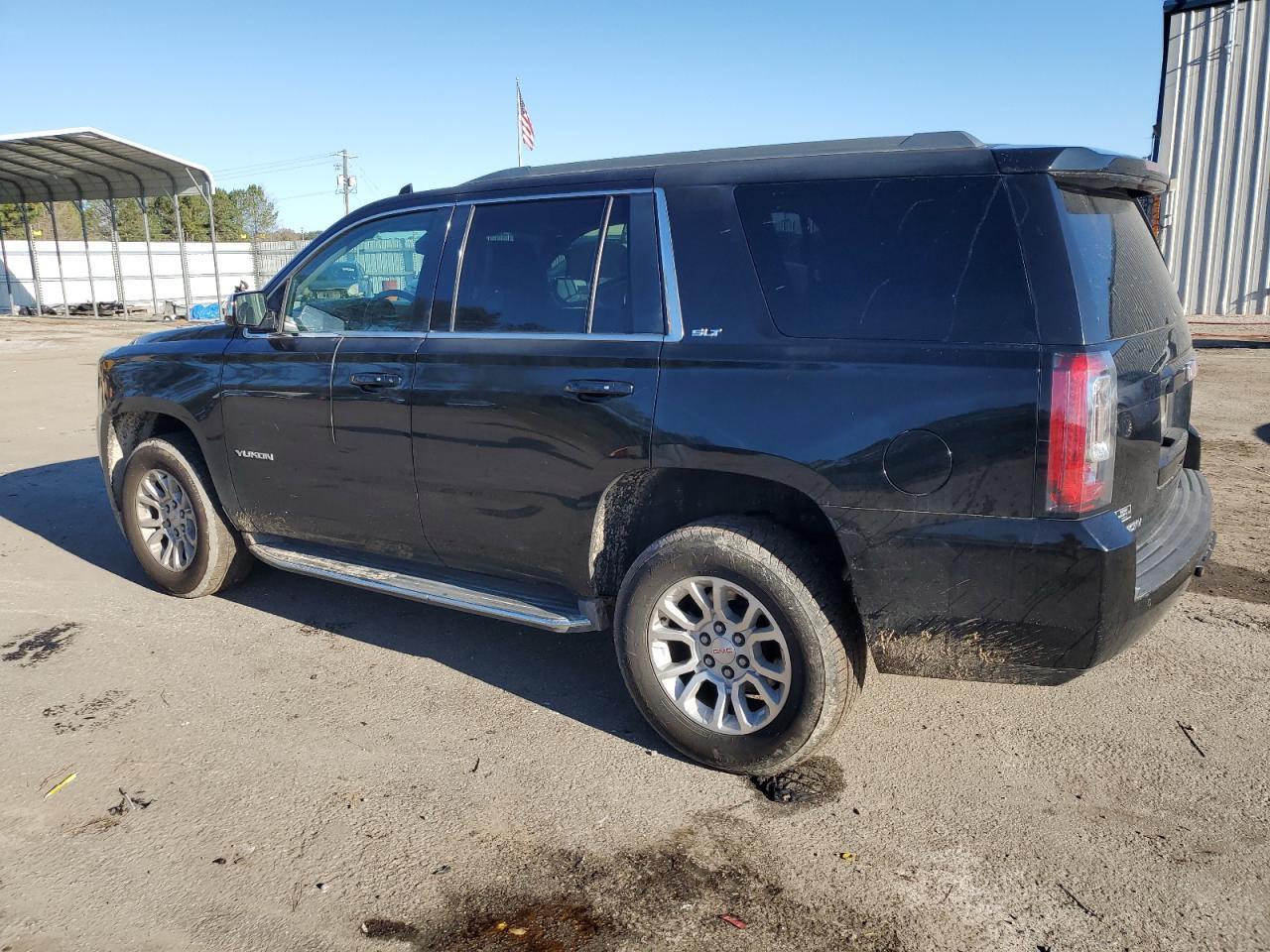 2016 GMC YUKON SLT - Фото 2