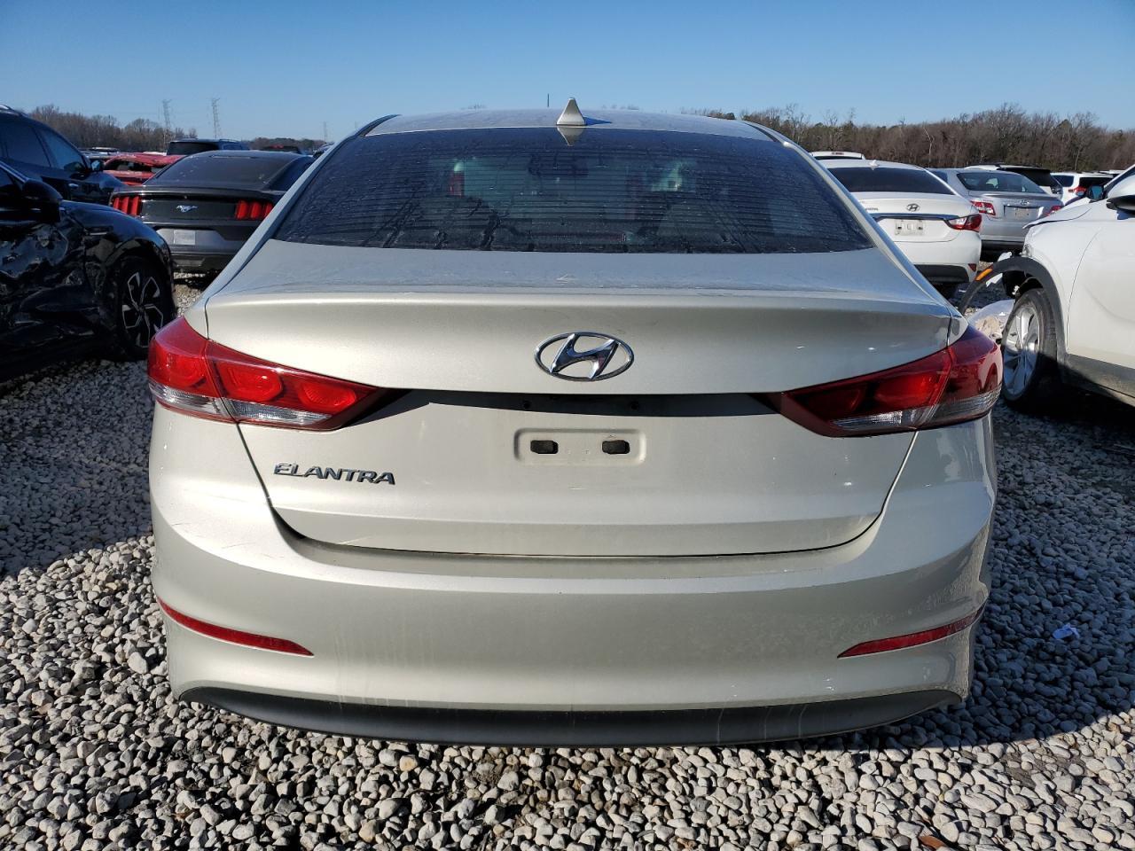 2017 HYUNDAI ELANTRA SE - Image 6