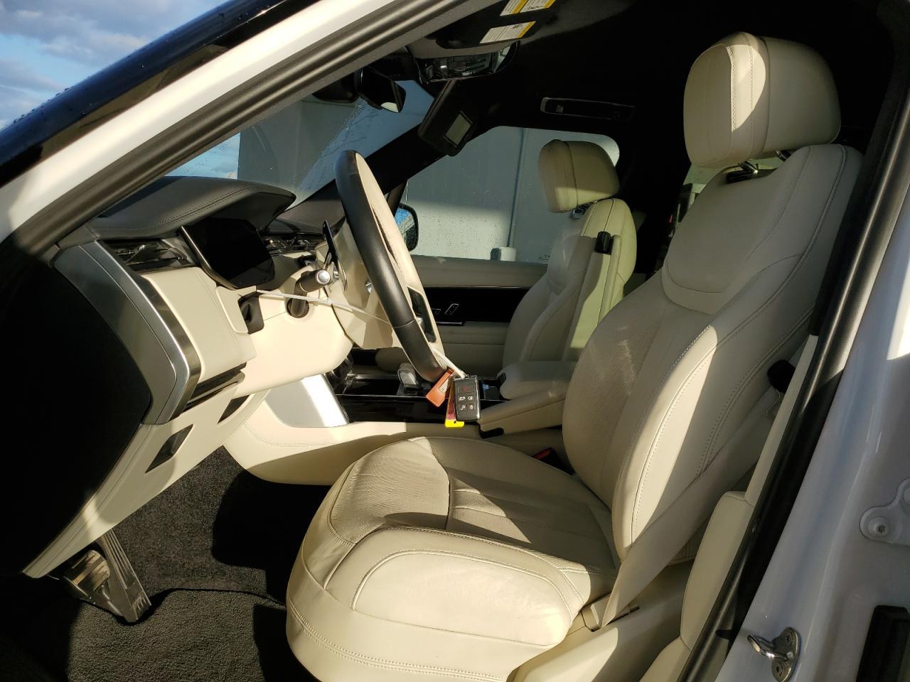 2023 LAND ROVER RANGE ROVE - Image 7
