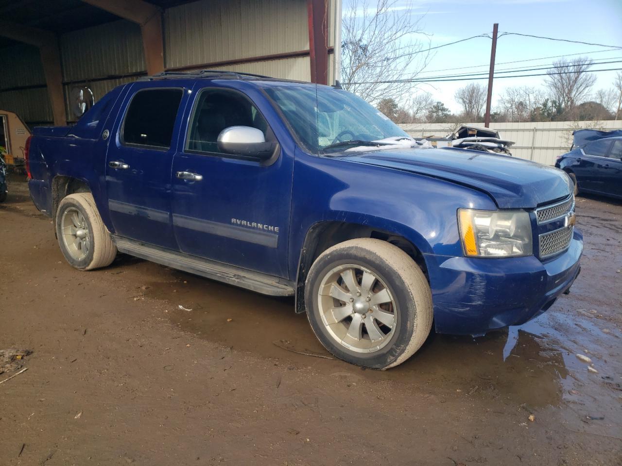 2013 CHEVROLET AVALANCHE - Фото 4